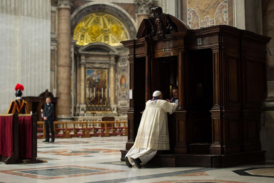 Pope Francis Goes into Confession to a Priest before a Shocked Audience (2014, © REUTERS/Osservatore Romano)